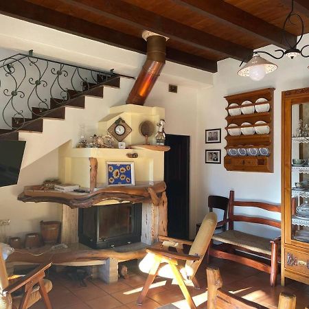 Aventina Holiday Home Burcei Екстериор снимка