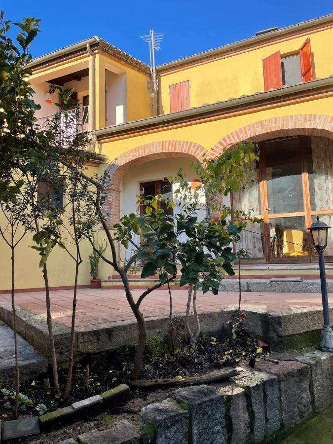Aventina Holiday Home Burcei Екстериор снимка