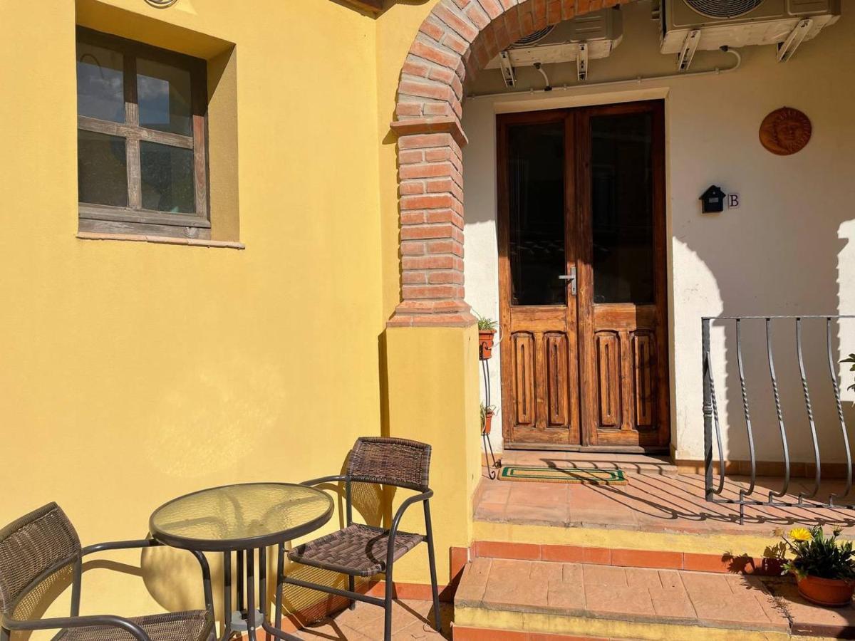 Aventina Holiday Home Burcei Екстериор снимка